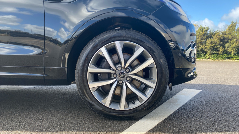 Land Rover Discovery 3.0 D350 Dynamic SE 5dr Auto Diesel Station Wagon